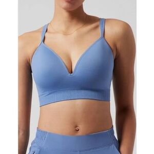 Athleta Embrace Sports Bra Pullover Cottage Blue Size M  Medium Cup Size A-C